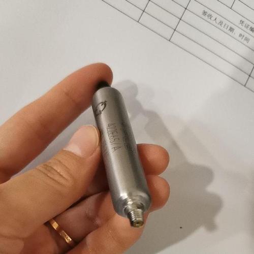 振动传感器 工业感知的“听觉神经”